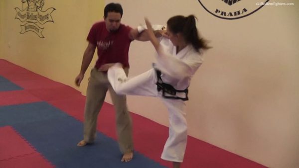 Elisa taekwondo action-0
